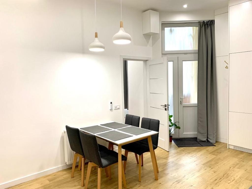 Colton Budapest Paulay Apartments ภายนอก รูปภาพ