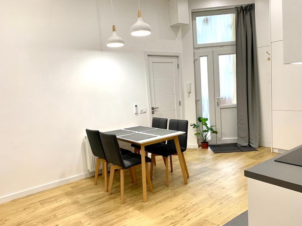 Colton Budapest Paulay Apartments ภายนอก รูปภาพ