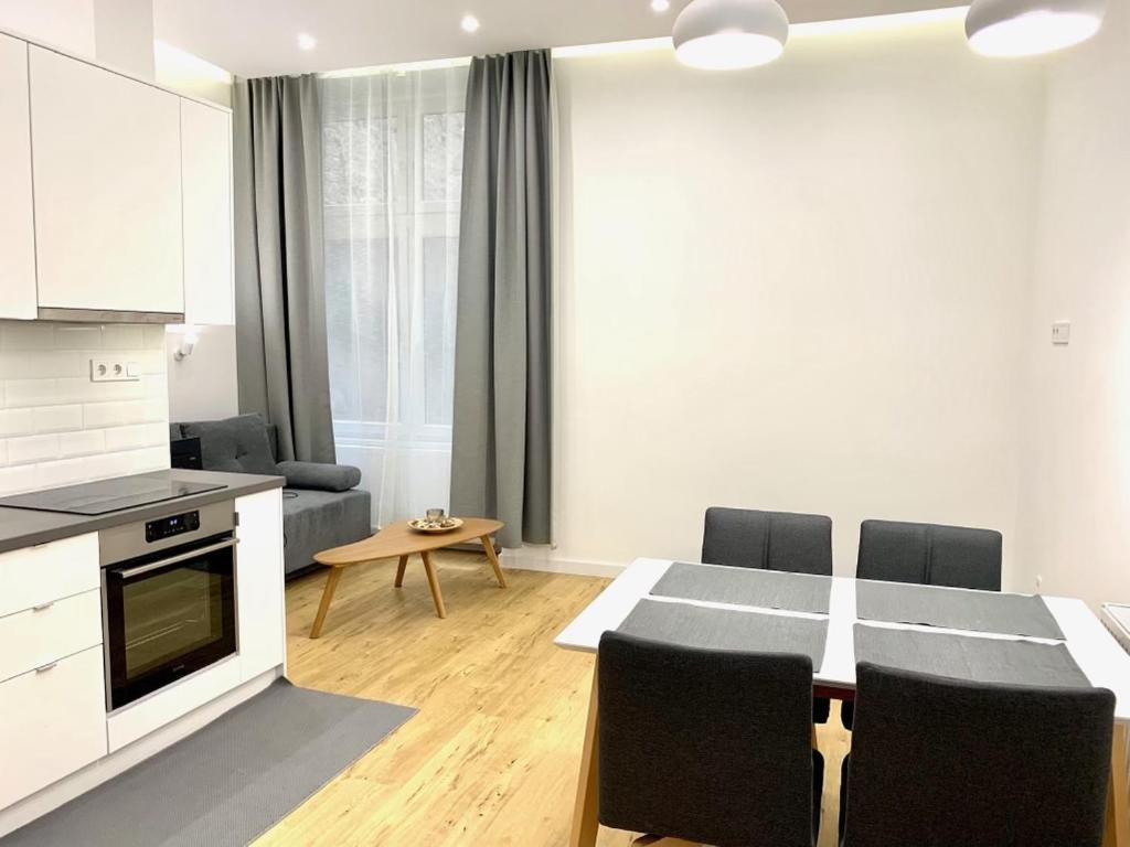 Colton Budapest Paulay Apartments ภายนอก รูปภาพ