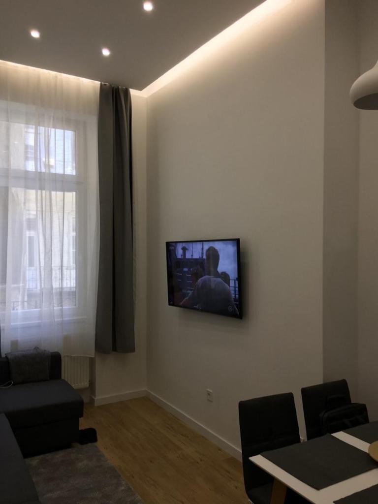 Colton Budapest Paulay Apartments ภายนอก รูปภาพ